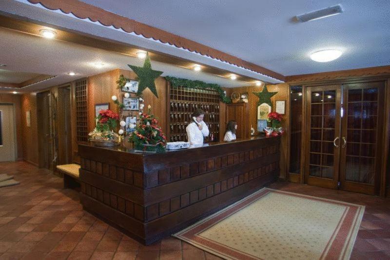 Hotel Ski Club I Cavalieri Rta Sestriere Bagian luar foto